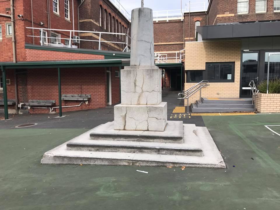 English School Ledge